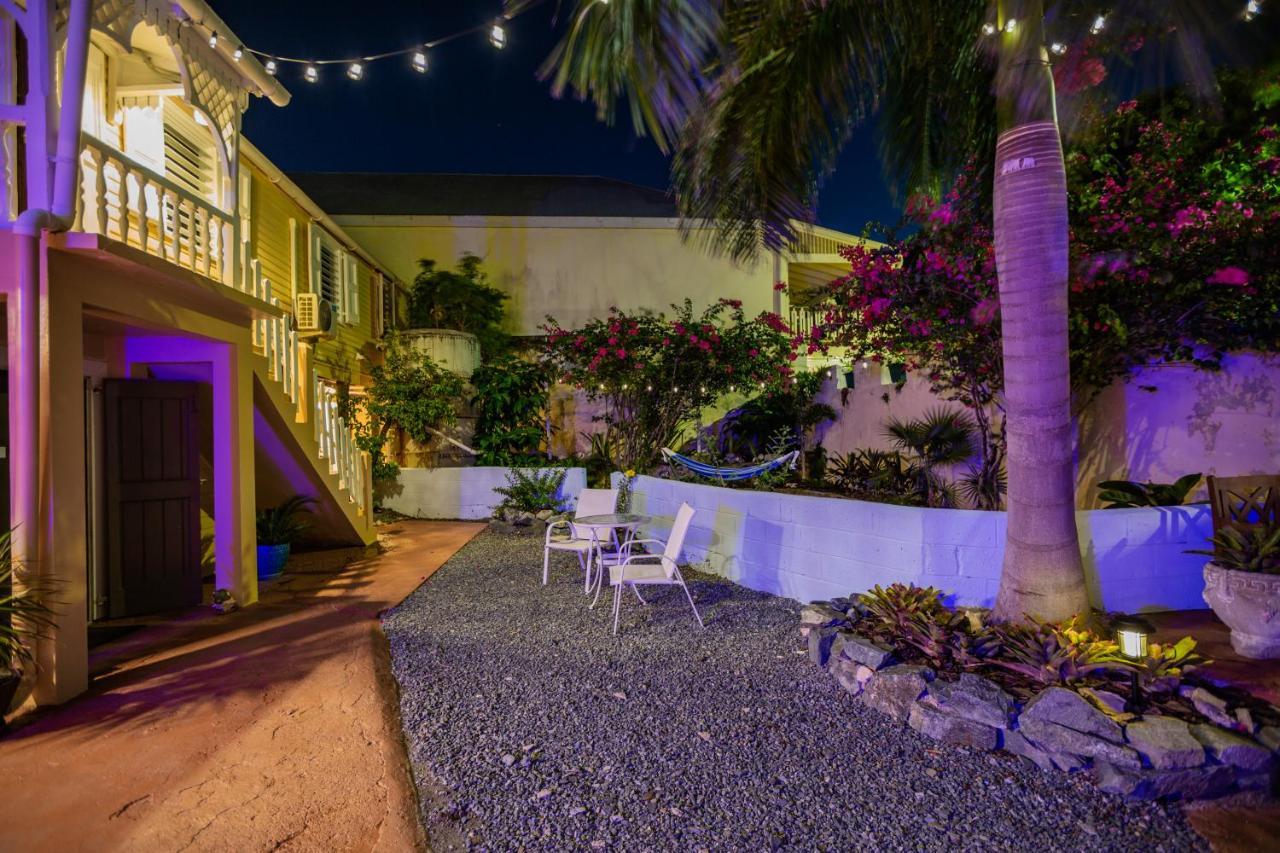 Hotel Victoria House Frederiksted Exterior foto
